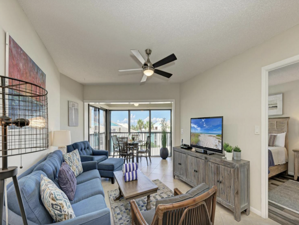 Holmes Beach Stunning Vacation Condo